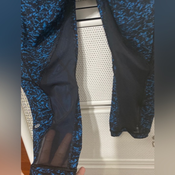 Lululemon Outrun High-Rise Crop - Picture 9 of 10